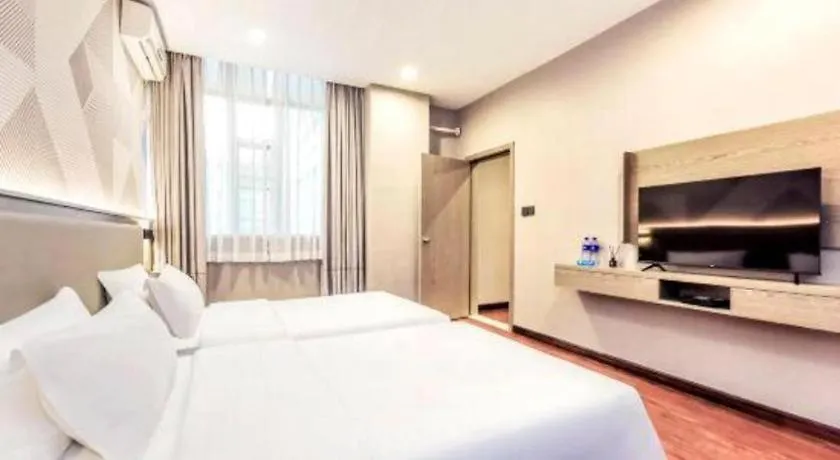 Borrman Hotel Zhuhai Mingzhu Railway Station Rainbow Shopping Mall