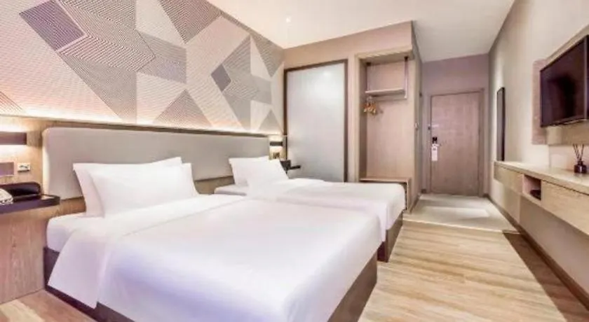 Borrman Hotel Zhuhai Mingzhu Railway Station Rainbow Shopping Mall