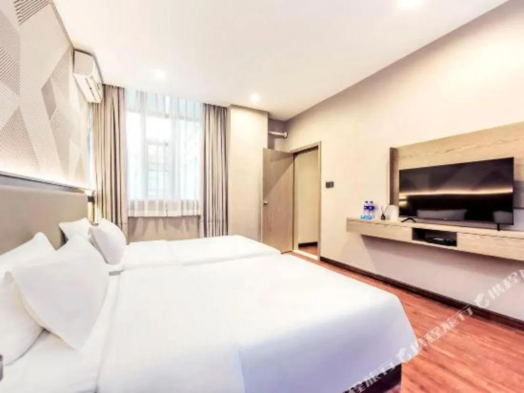 Borrman Hotel Zhuhai Mingzhu Railway Station Rainbow Shopping Mall 3*,
