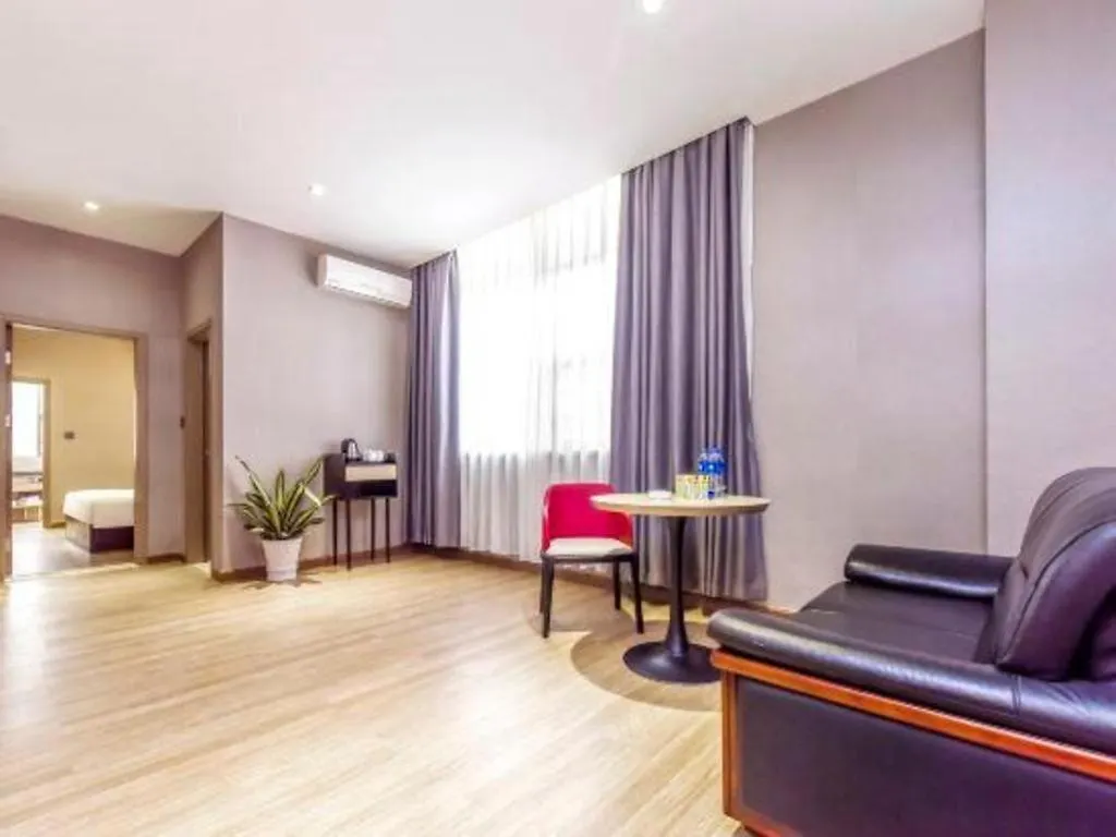 Borrman Hotel Zhuhai Mingzhu Railway Station Rainbow Shopping Mall