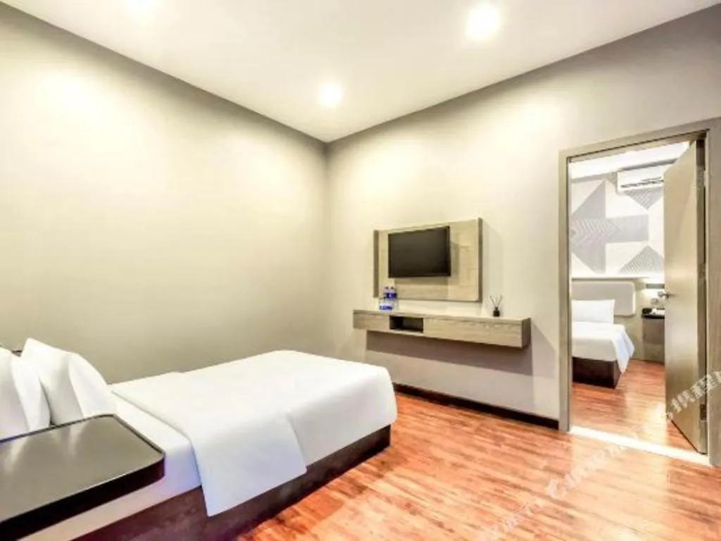Borrman Hotel Zhuhai Mingzhu Railway Station Rainbow Shopping Mall 中国