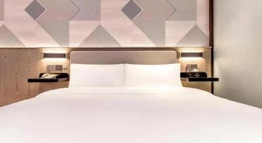 Borrman Hotel Zhuhai Mingzhu Railway Station Rainbow Shopping Mall 3*,