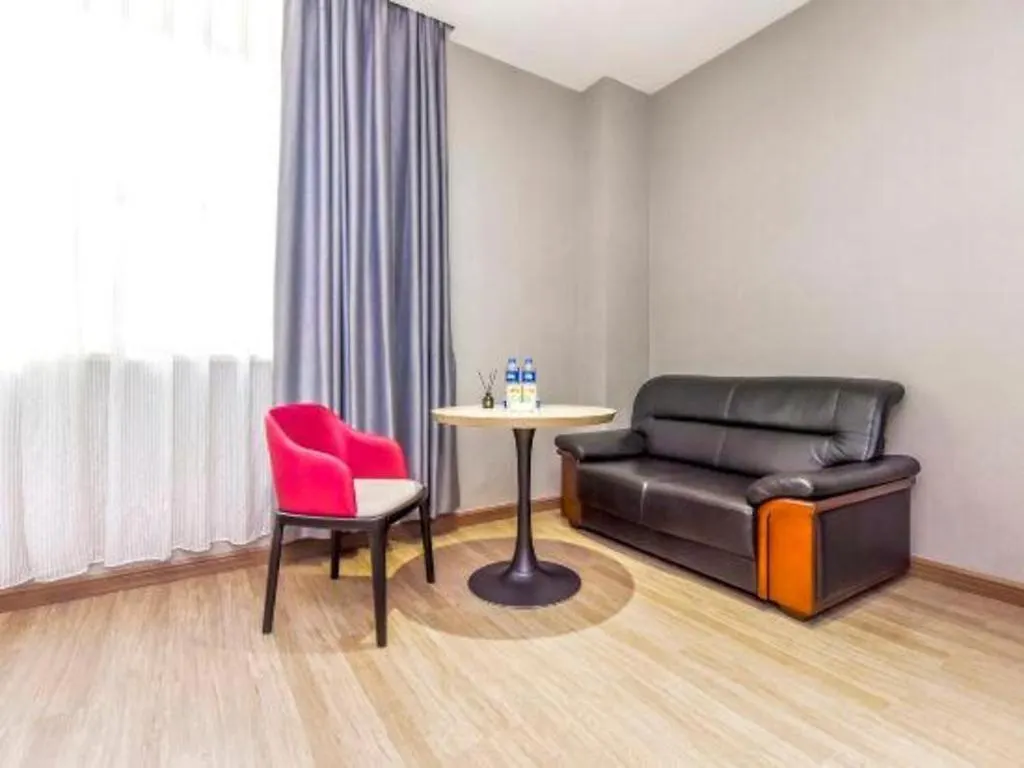 Borrman Hotel Zhuhai Mingzhu Railway Station Rainbow Shopping Mall 3*,  China